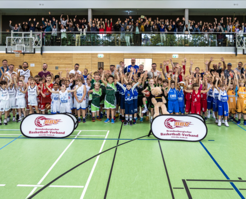 Gruppenbild U8 und U10 Kickoff Mini-Tour 2024/25